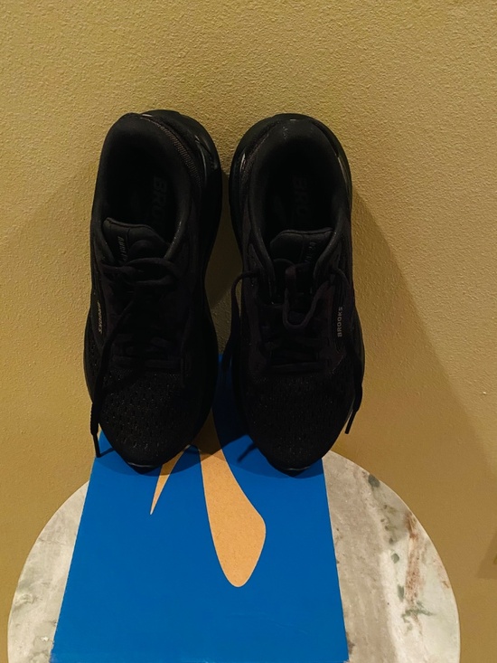 Brooks Adrenaline GTS 24 Women's Sneakers Black size 6 - Picture 2 of 8